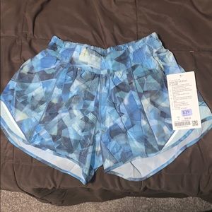 Hotty hot LR short 4” Lined (Lululemon shorts)